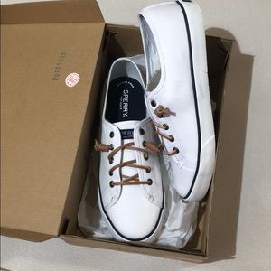 🔴SOLD Sperry white canvas